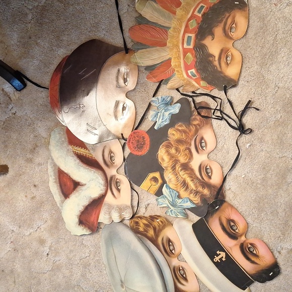 Lot of Victorian Masks/Carnival Paper Costumes-6 Spielzeugmuseum / H & P England - Picture 1 of 6